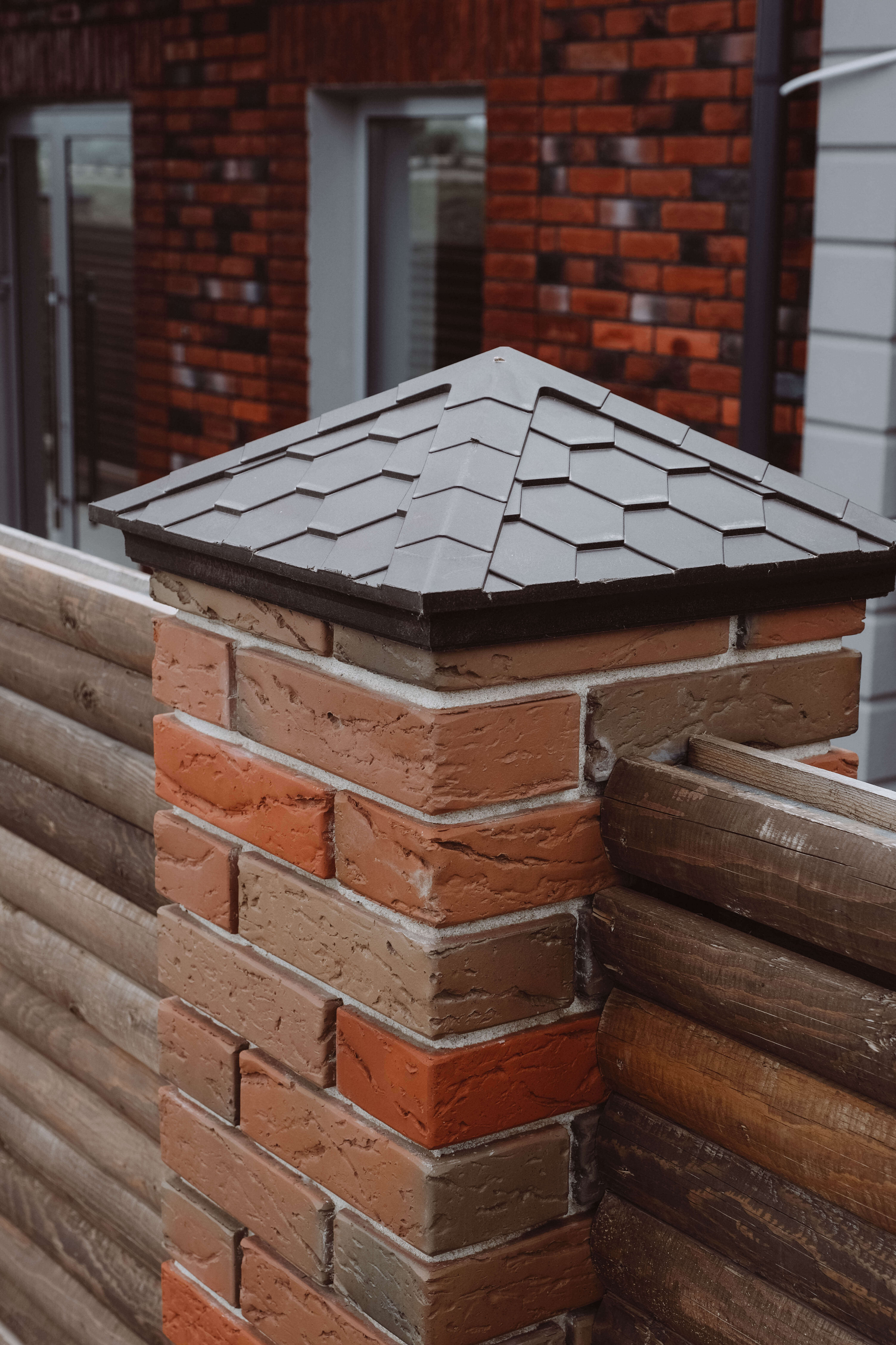 Колпак Zking Эверест Коричневый на столб 1.5х1.5 кирпича (390х390мм) в Майкопе фото