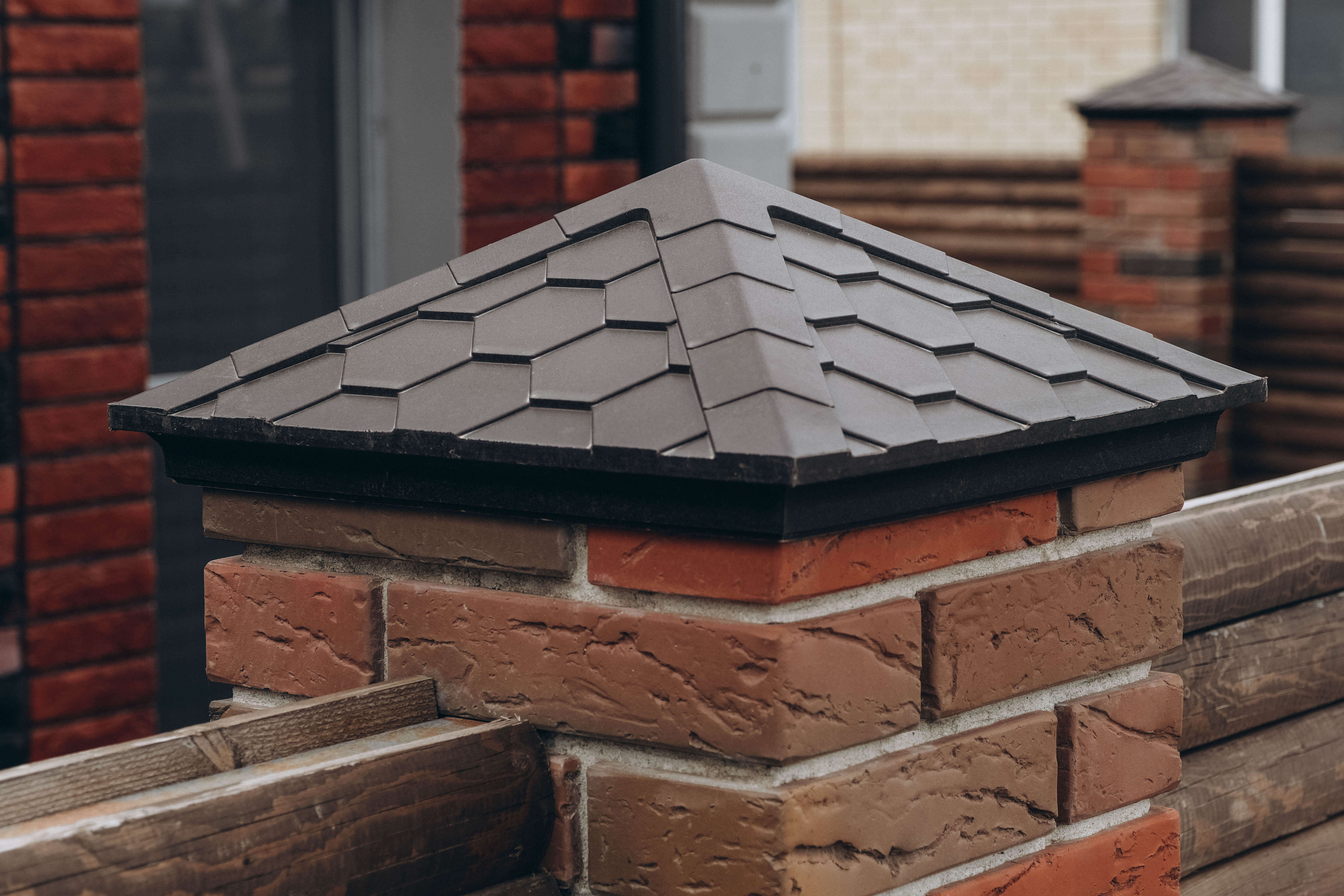 Колпак Zking Эверест Коричневый на столб 1.5х1.5 кирпича (390х390мм) в Майкопе фото